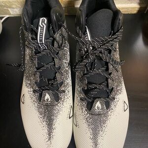 Under Armour Black and Gray Men's football cleats - new size 16